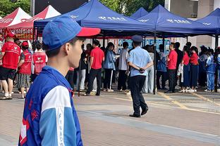 记者：沙特今年夏窗将支出20亿镑，最大目标是德布劳内和萨拉赫